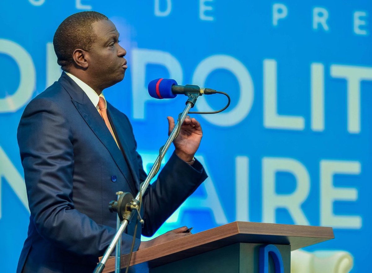 Ona_Kasongo's tweet image. 🚨 URGENT 

#RDC : Dans le cadre de la baisse du taux de change, la @BCC_RDC annonce la mise à disposition de ses guichets pour permettre aux Congolais d’échanger leurs dollars en francs congolais, au taux officiel en vigueur, quel que soit l’état des billets