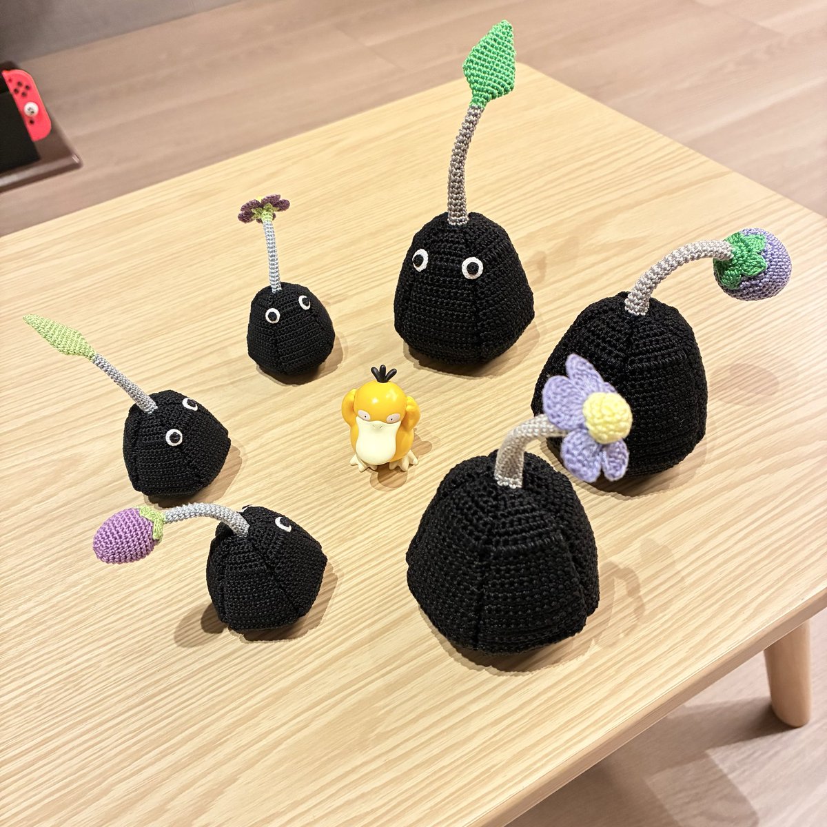 岩ピクミン6匹作成中🪨
今日は手と足を編みます