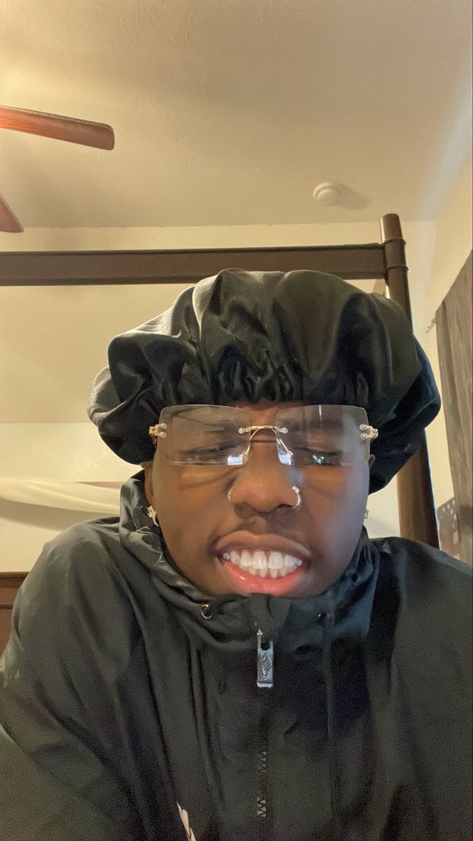 venumvon's tweet image. It’s more than drip — it’s expression. #VVSeason
#vv #stylewave #undergroundaesthetic #trapfashion