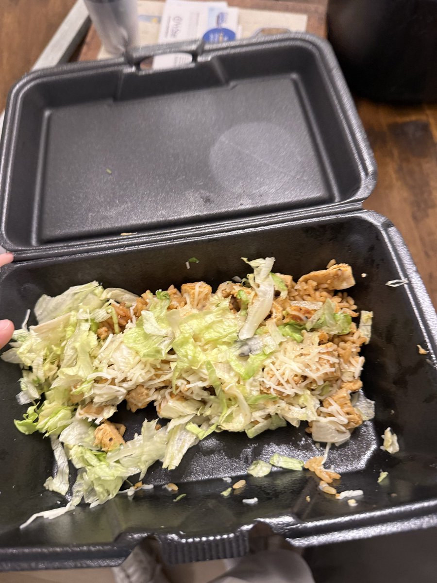 torifnancew's tweet photo. @SurcherosFresh y’all need to make this up to me. $15 for a burrito bowl and this is what I opened up when I got home. It’s like every time I order online my meal get smaller and smaller. Look at this shit. Saint Simon’s, Georgia location. https://t.co/QjaiPoZBR2