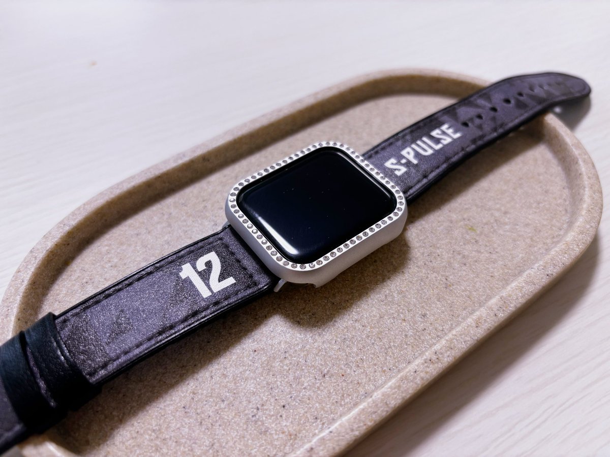 Rim_pulse's tweet image. バンドに合うようにシルバーのフレームにに変えたらさらに可愛いくなった⌚️♡
おばたんはキラキラしたものが好き😊