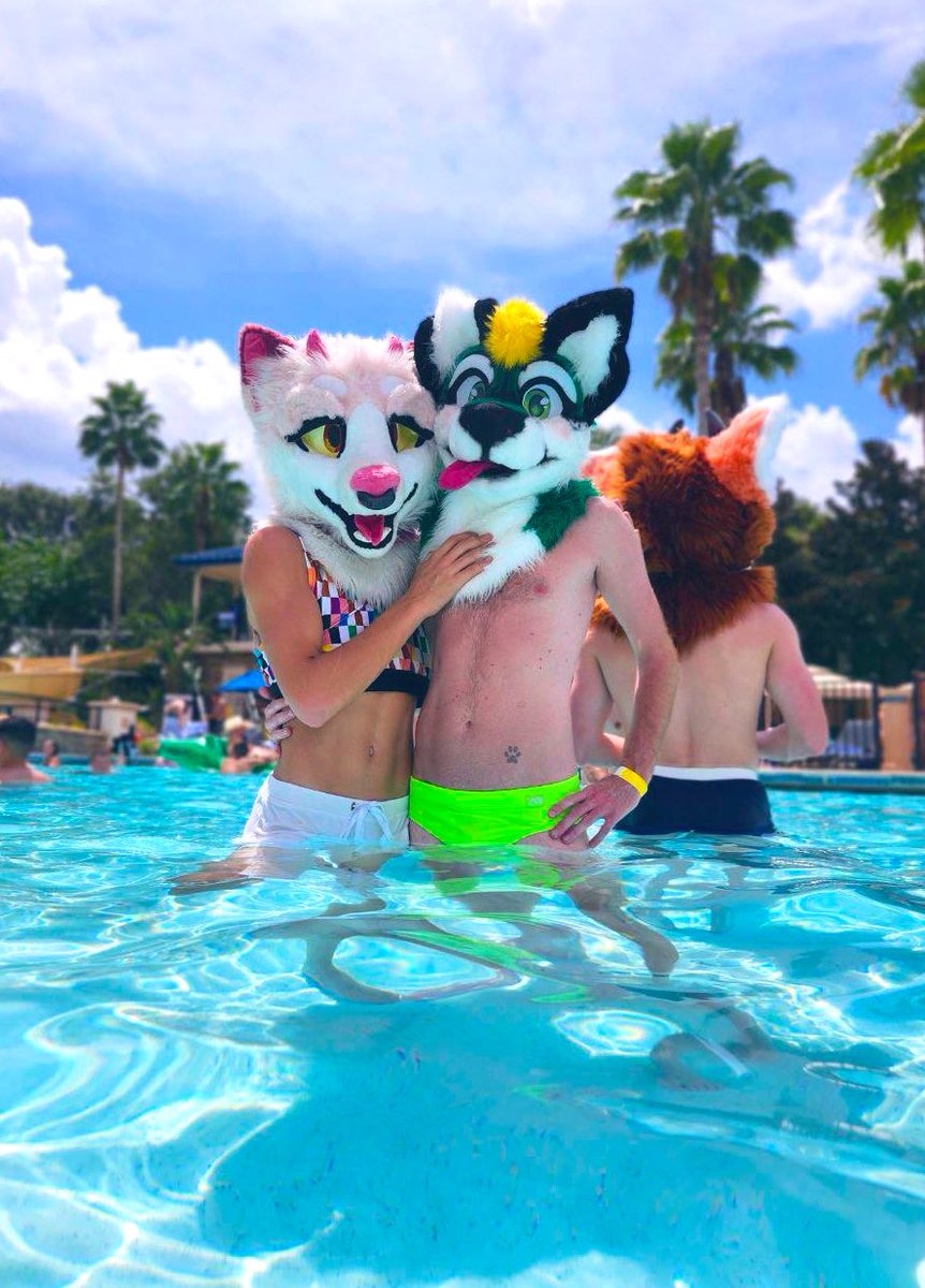 Isn’t <a href="/JynxOwO/">JYNX</a> the cutest!? 🤭

Also- Special thanks to <a href="/KuramaSoCalFox/">Kurama 🔜 NFC</a> for the fit😋