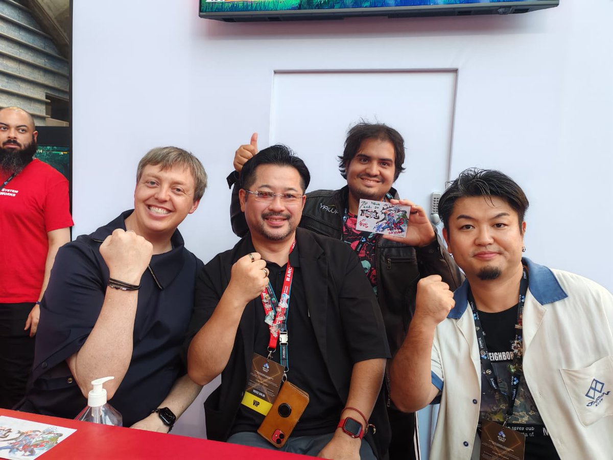 At <a href="/Evo_France/">Evo France</a> I also got the pleasure to meet the incredible developer team for the upcoming Marvel Tokon game. So excited to try it out when the time comes! 💥

#EvoFrance2025 #MarvelTokonFightingSouls