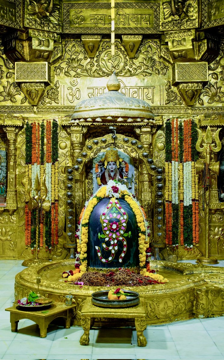 12Jyotirling's tweet image. श्री सोमनाथ ज्योतिर्लिंग जी के आज के  मंगला शृंगार आरती दिव्य दर्शन 13.10.2025