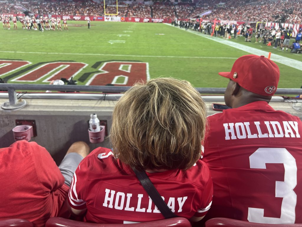 Shoutout to these 49er fans who sat infront of me today at the game. 

There was a really really rude Buccaneers fan one row behind us that started to become very condescending and was persistent.

This couple, never turned around to acknowledge that man. They were focused on the