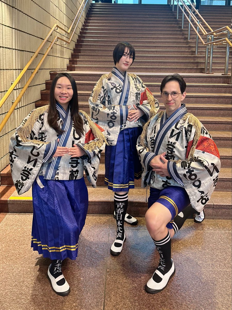 あっちゃんさん。:°ஐ..♡*スタイル ♪ aichan サボテンをバックに つのポーズ♪ #何のポーズ