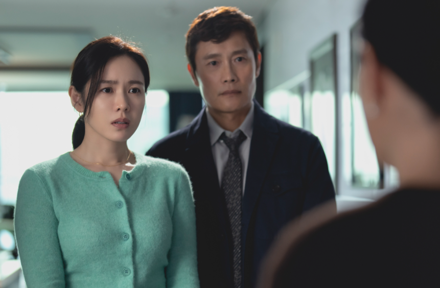 CoreanBoxOffice's tweet photo. #KoreanBoxOffice WkdTop3 #ChainsawManTheMovieRezeArc $13.7m total / 1.84m total adm. #Boss $13.7m / 2.04m #NoOtherChoice $18.0m / 2.63m https://t.co/HJTY57SAUz https://t.co/n3R3yrd8Nk