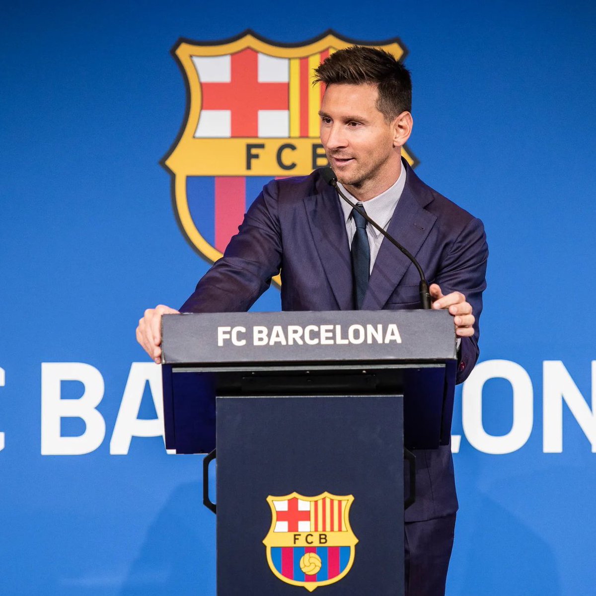 FabrizioRomano's tweet image. 🚨 Barça president Laporta: “With Leo Messi, we had a great relationship that got strained when we couldn’t renew his contract… but it’s improving again”.
“We hope he can receive the great tribute he truly deserves”.