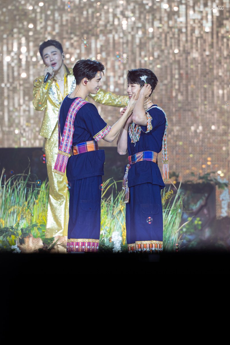 💗💐
–
YINWAR CONCERT DAY2
#ดอกนีออนรอรักมื้อสอง
#yinyin_anw #warwanarat