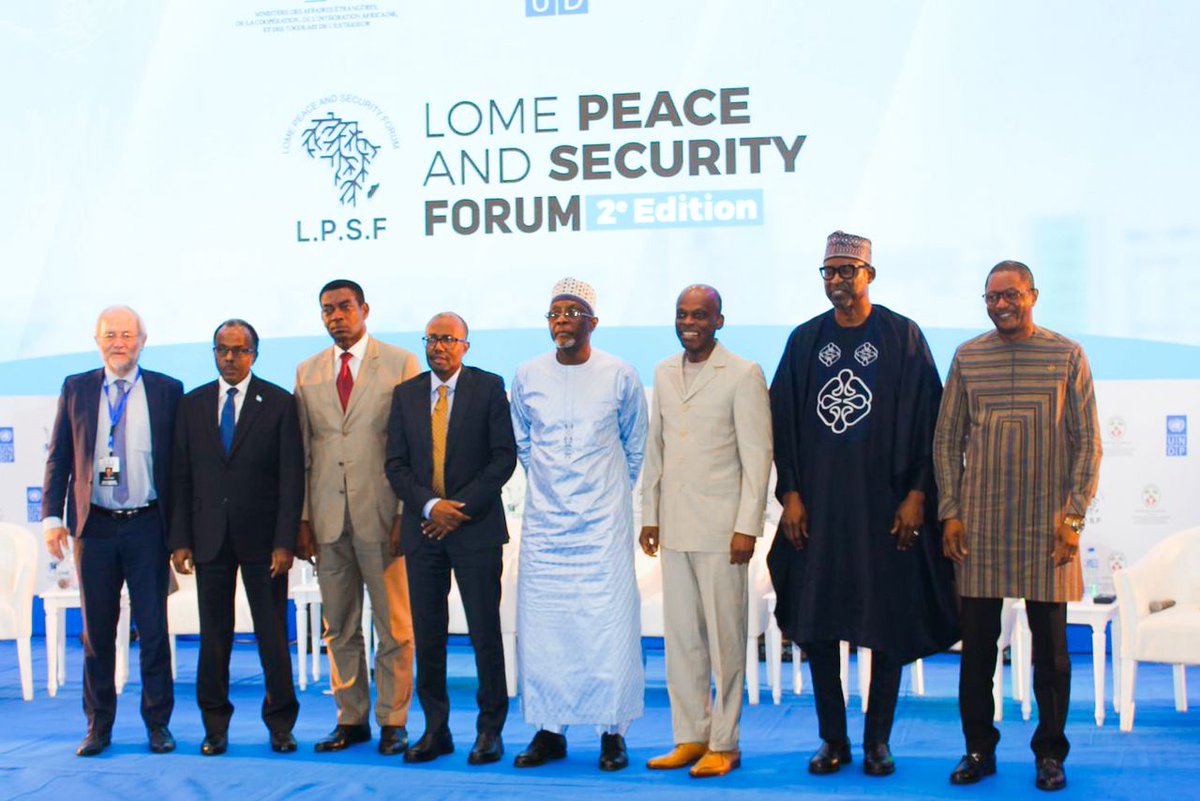 En compagnie de ses homologues de la Confédération des Etats du Sahel et d’autres panélistes de haut niveau, Son Excellence Monsieur Abdoulaye DIOP, Ministre des Affaires étrangères et de la Coopération internationale, a coanimé, le dimanche 12 octobre 2025, le  panel des leaders