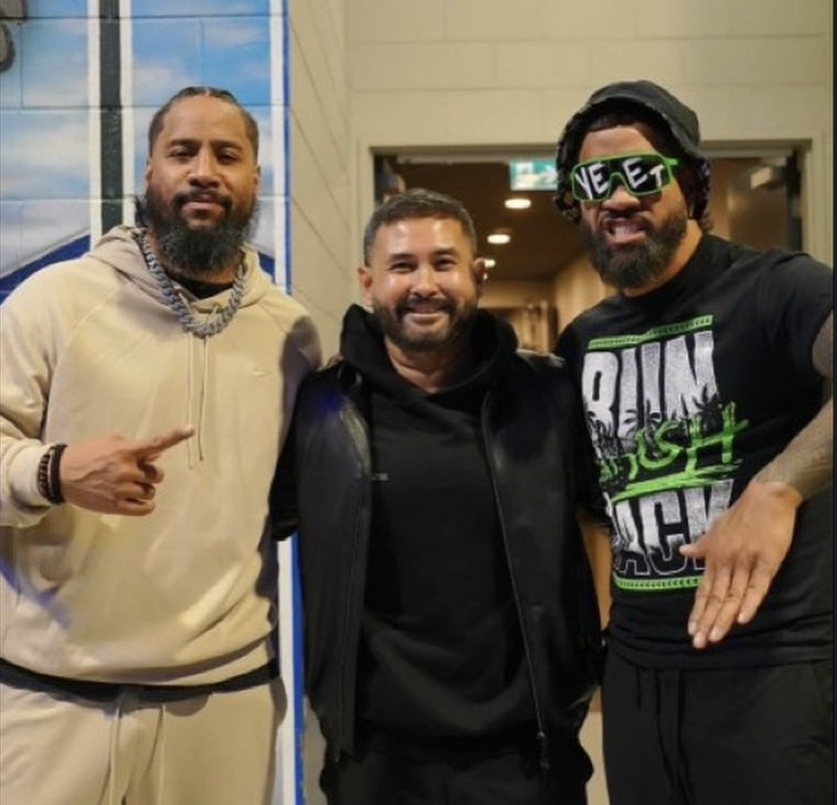 j_ucey's tweet image. the twins 🤍.
#TheUsos #jimmyuso #jeyuso #wwe
