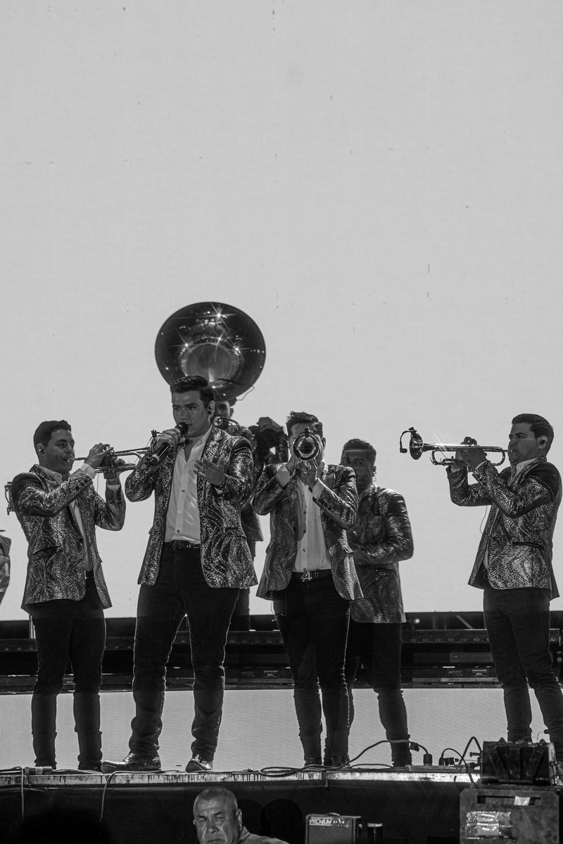 Noches adictivas 🎵🎤🖤🎶