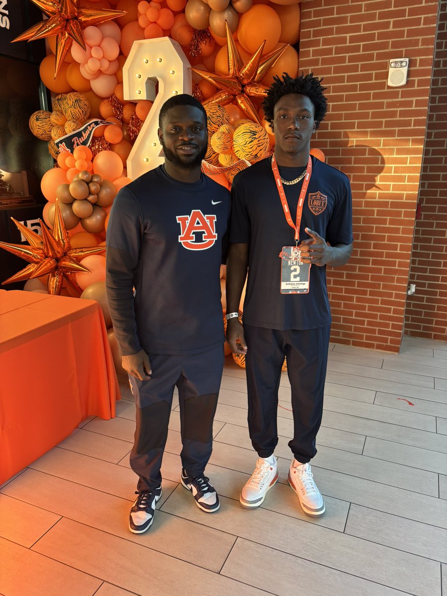 speedyyeraa's tweet image. Great Time in Auburn this Weekend!!
#WarEagle @G_miller11 @CoachDavisWR @CoachHughFreeze @AuburnMade @Dillard_DHS @lobuesport @therealkwat