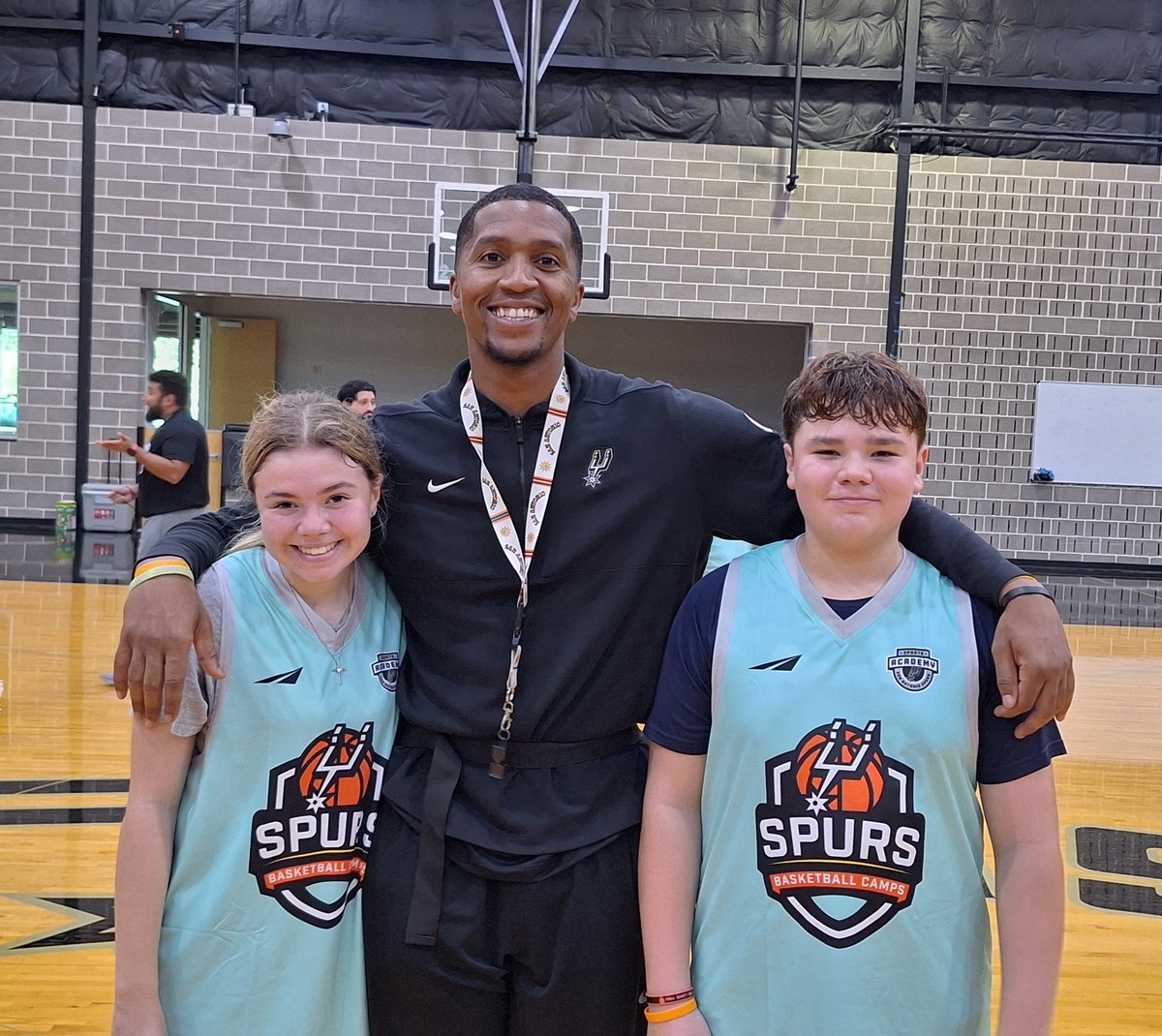 BBPrincessAR's tweet image. Had a great time at the San Antonio  Spurs Sports Academy Basketball Camp yesterday. Met up with a friend and pretty good basketball player Amalia, which made the camp even more fun (we dominated!).  Great playing with you girl!

Oh, and my Lil bro did it too!