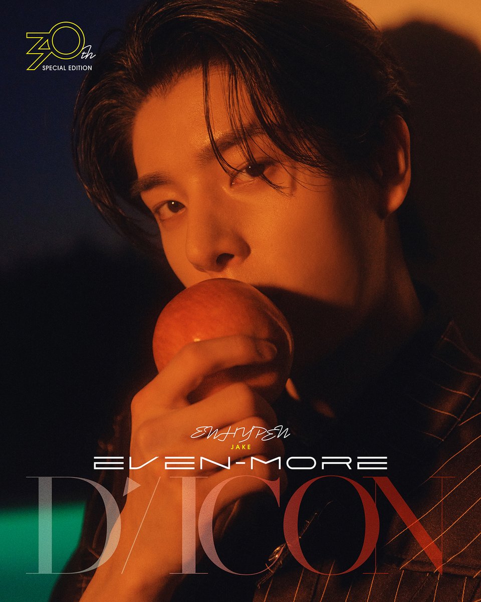 DICON30_ENHYPEN's tweet image. 캘리포니아 챗스워스 언덕 위, 프랭크 시나트라의 숨결이 남은 시나트라 하우스에 엔하이픈이 들어섰습니다.
뜨거운 햇살 아래 웃음이 번지고, 서로의 어깨에 기대어 여름의 끝자락을 만끽했습니다.
멤버들의 눈부신 미소를 보며 생각했습니다.
전 세계 스타디움을 가득 채우며 7명이 함께하는 지금이,…