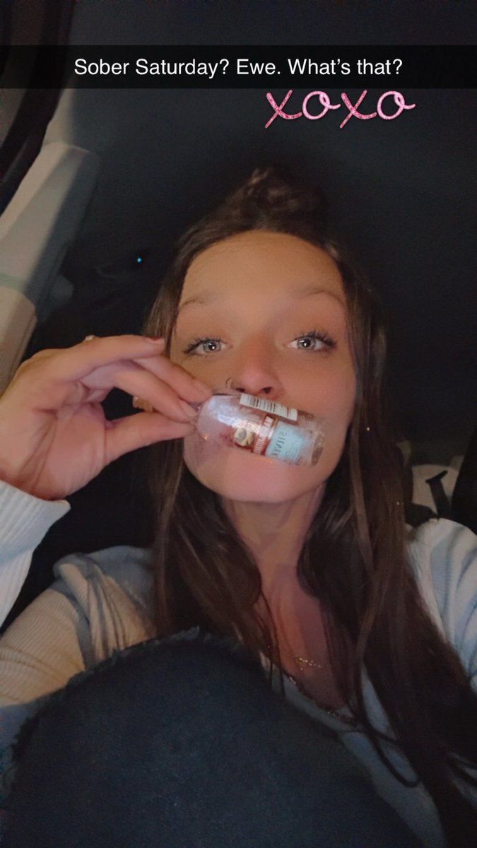 KDJ720's tweet photo. SPOOKY SZN 😇🤷🏼‍♀️ am i doing it right 😝 https://t.co/FVnwv2AZqj