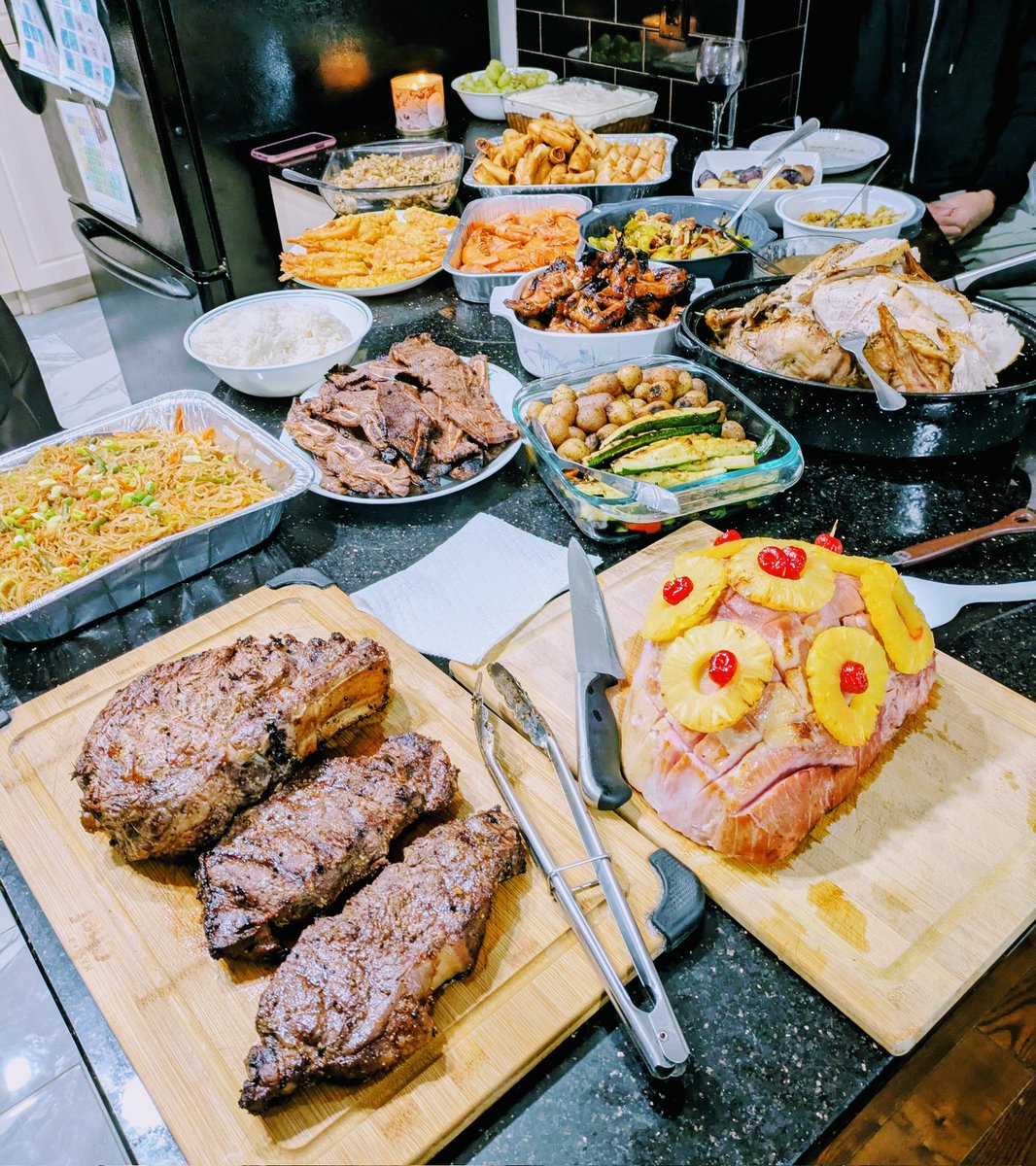 Happy Canadian Thanksgiving to all my fellow Canooks 🎉🦃🍷💛