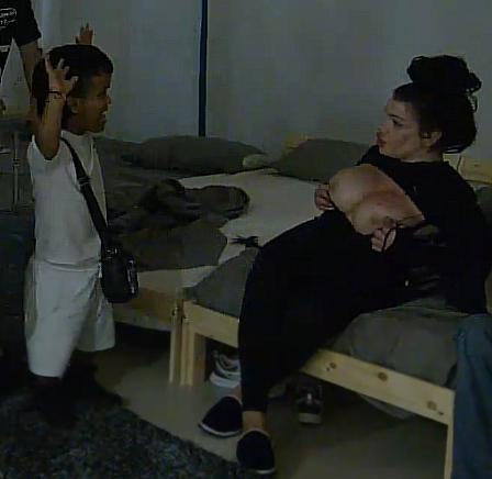 Tienen que colgar esta foto en el museo del louvre #LaCasaDeLosGemelos