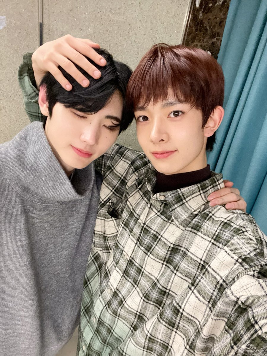 hourly_sh's tweet photo. 😭😭😭😭😭😭😭😭😭 https://t.co/LjzsJseua2