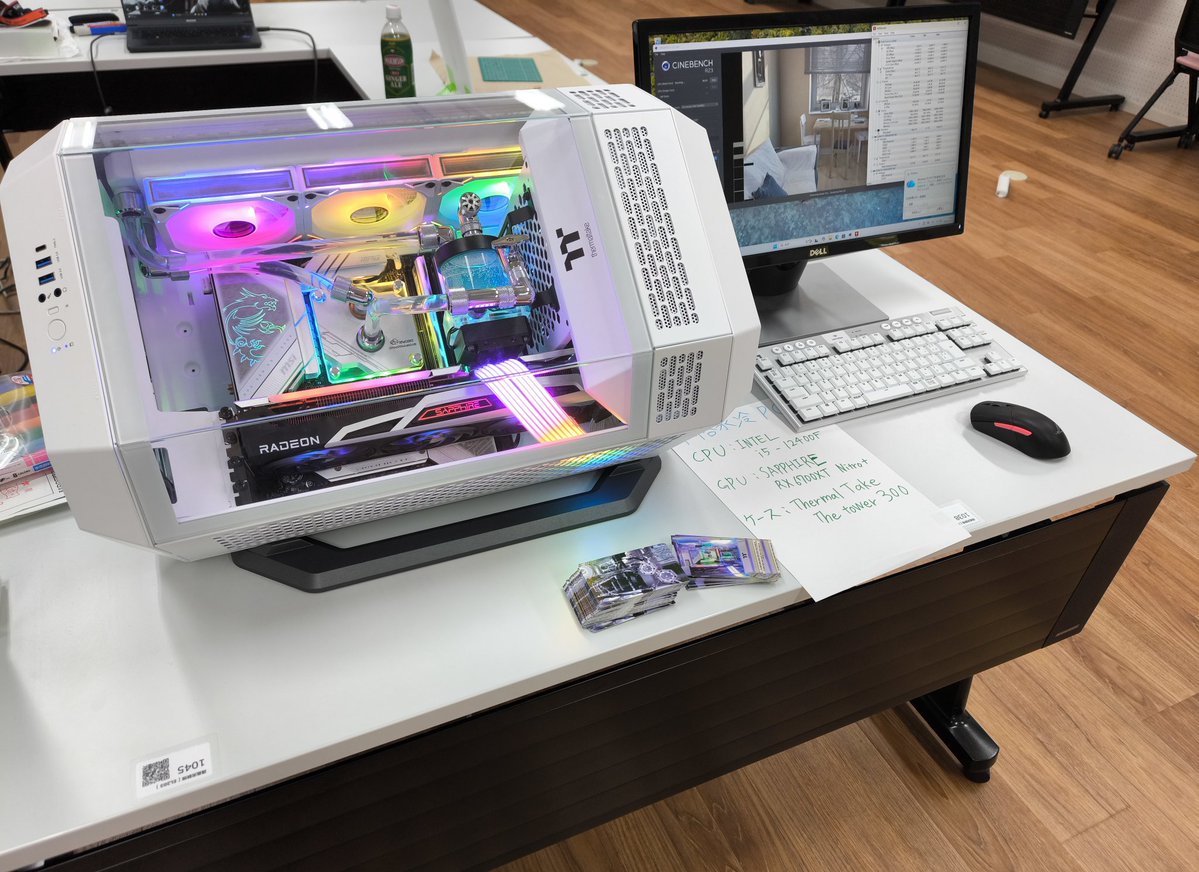 PCModdingGARAGE's tweet image. おはようございます!
紅華祭2日目、若干展示品増やしてお待ちしております!
#紅華祭
#紅華祭2025
#PCGARAGE
#自作PC