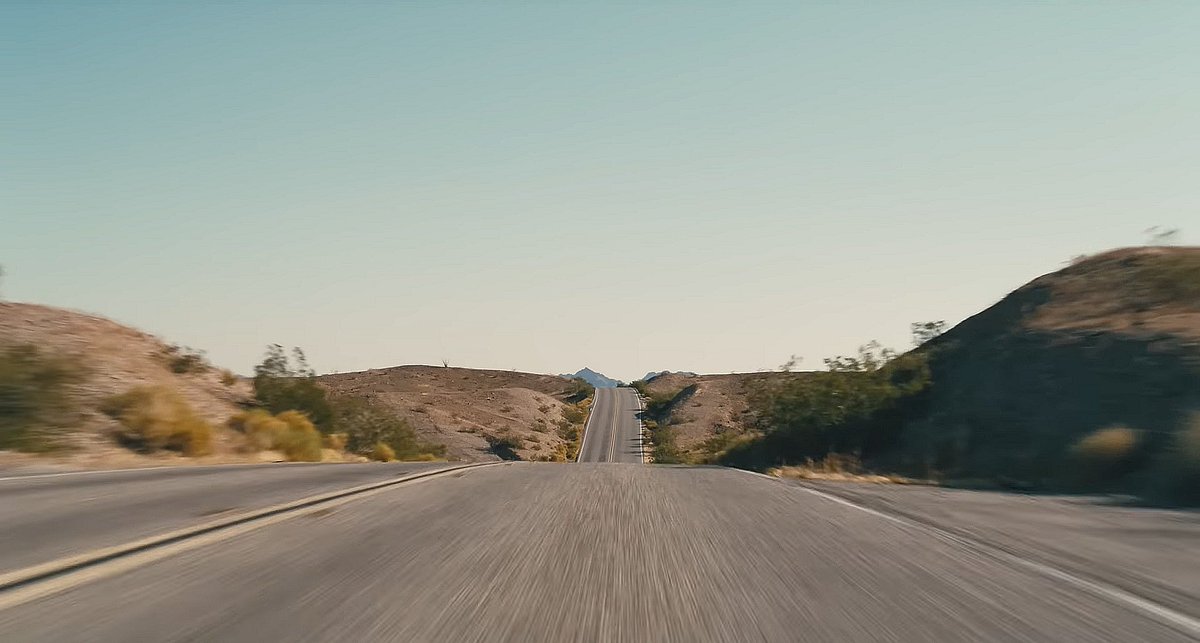 screenscaps's tweet image. one battle after another (2025) dir. paul thomas anderson