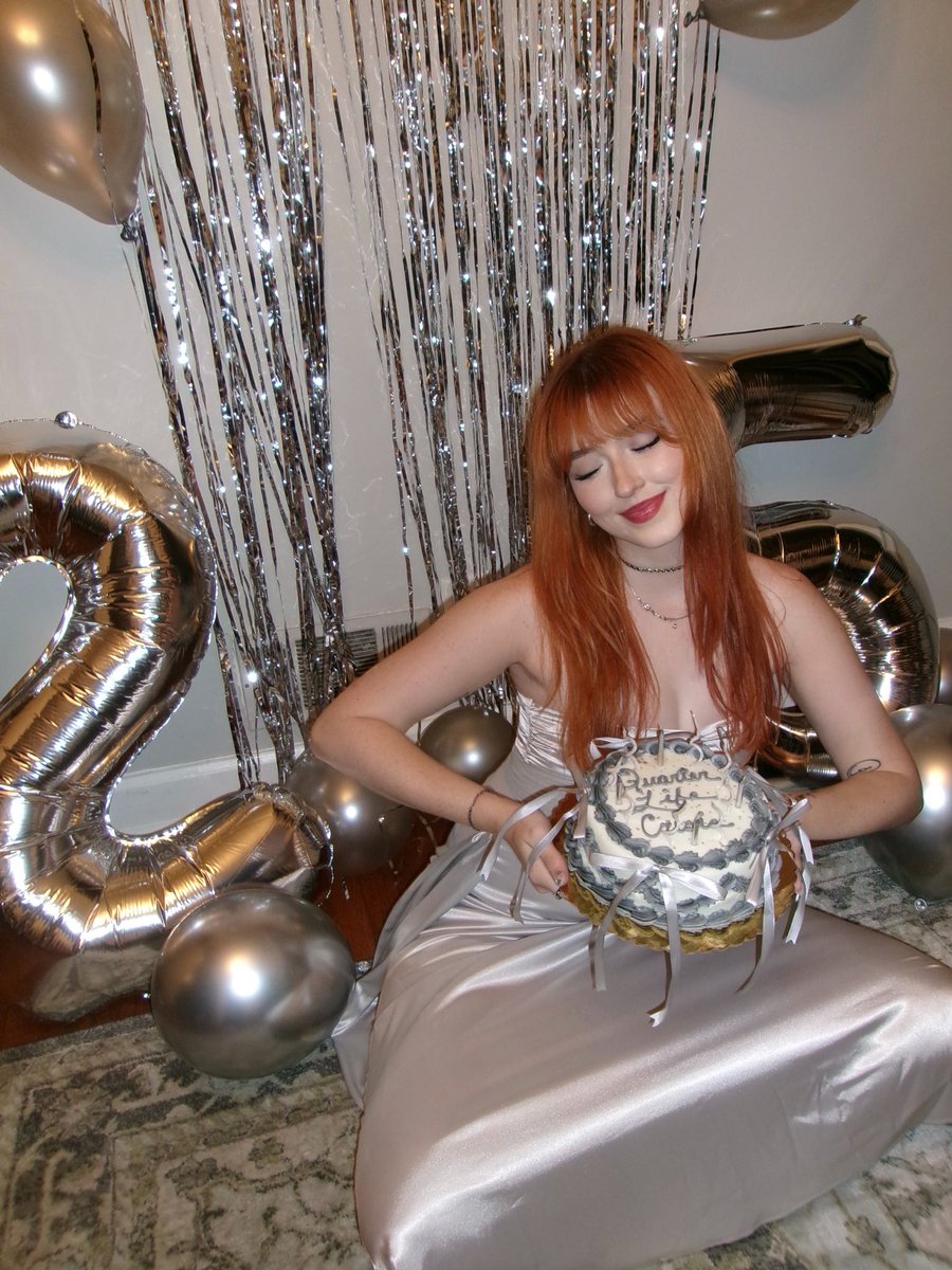 i still love my birthday photos so here’s a repost sorry