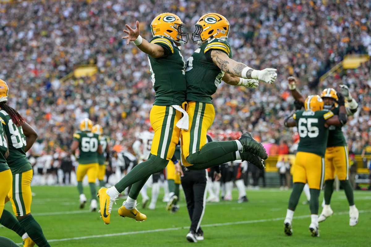 packers's tweet photo. Catch some Z's Pack Nation 💤 https://t.co/wShuVWc2Ag