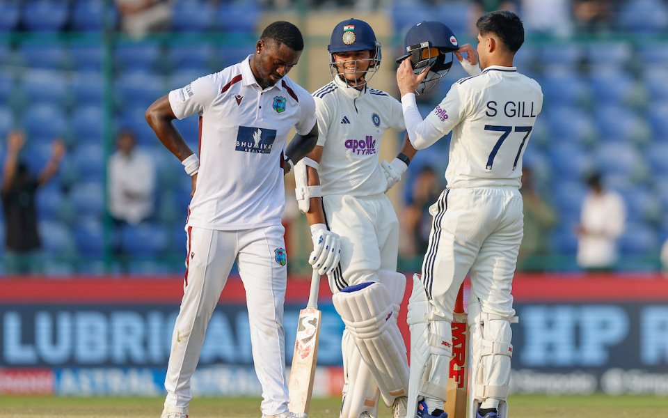 realbcciupdates's tweet image. West Indies pacer Jayden Seales has been fined 25% of his match fees by the International Cricket Council (ICC) for an incident with Indian top-order batter Yashasvi Jaiswal. #INDvsWI