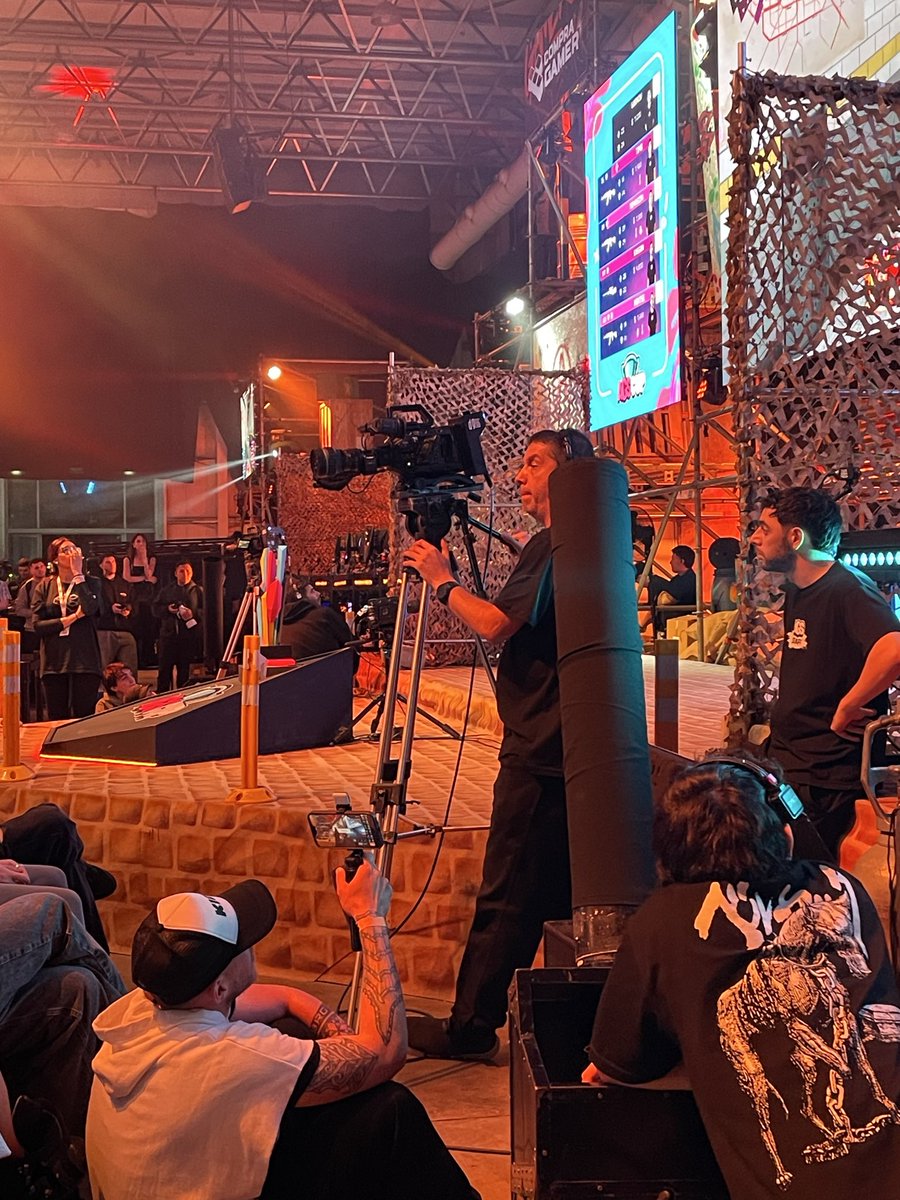 Coscu_Splinter's tweet image. Spreen, Coscu , Zzzk , y el hermano de Bruno ⚡️ expectantes a la definición de la AGSCup de Counter☔️