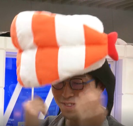 お茶目スクショ📷
被り物の成田さん🍣（やらされたヤツだけど😆）

#ナリタ40