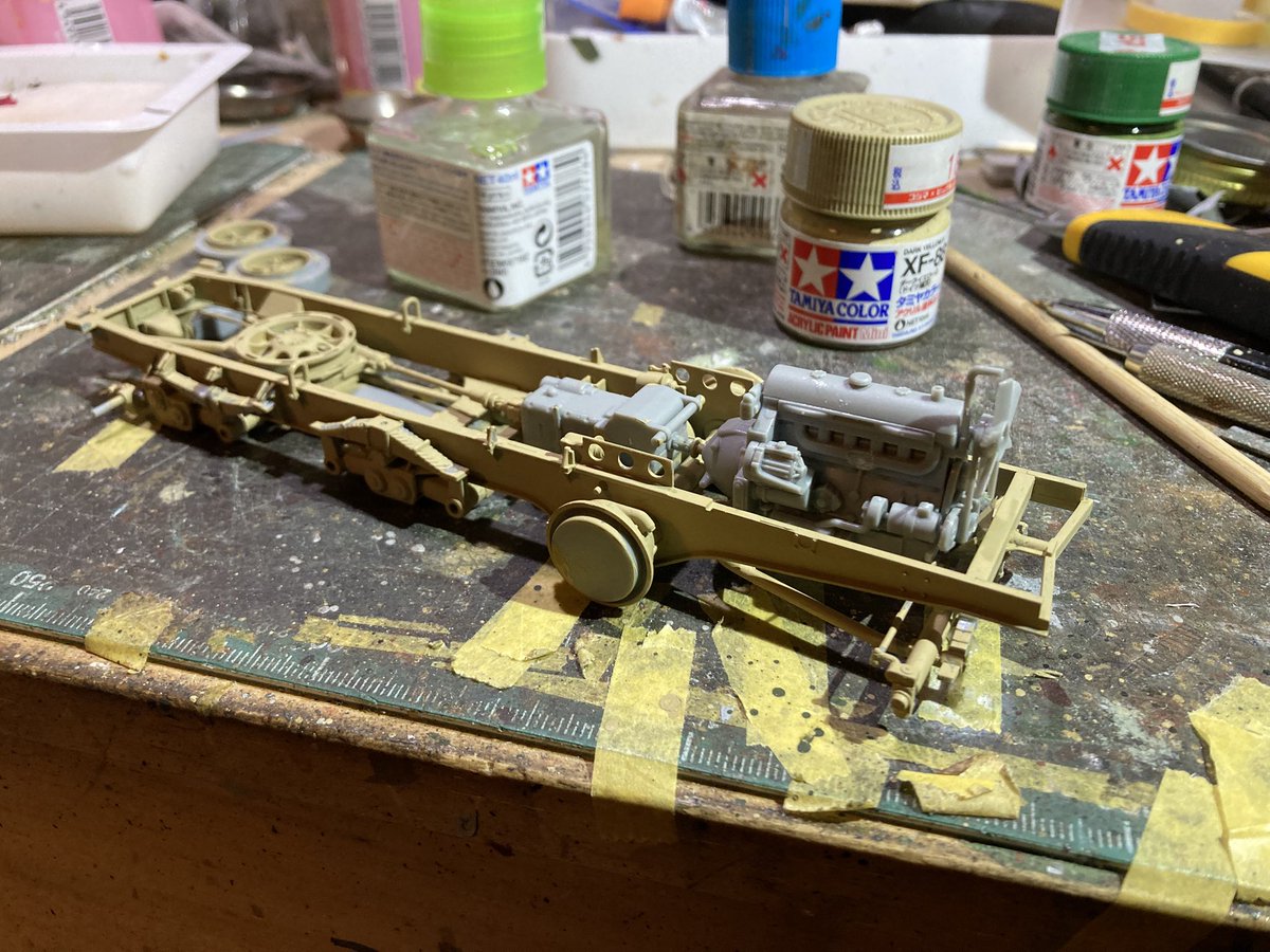 ドラゴン 1/35 SdKfz7/2制作

フレームに色をつけつつ、エンジンをのせたり。
相変わらずどこにどうのせるのか分かりづらく、なかなか苦労してます……そしてなぜか今更ネトフリでヴィンランドサガを見始めちゃって、ちっとも進みません(笑)