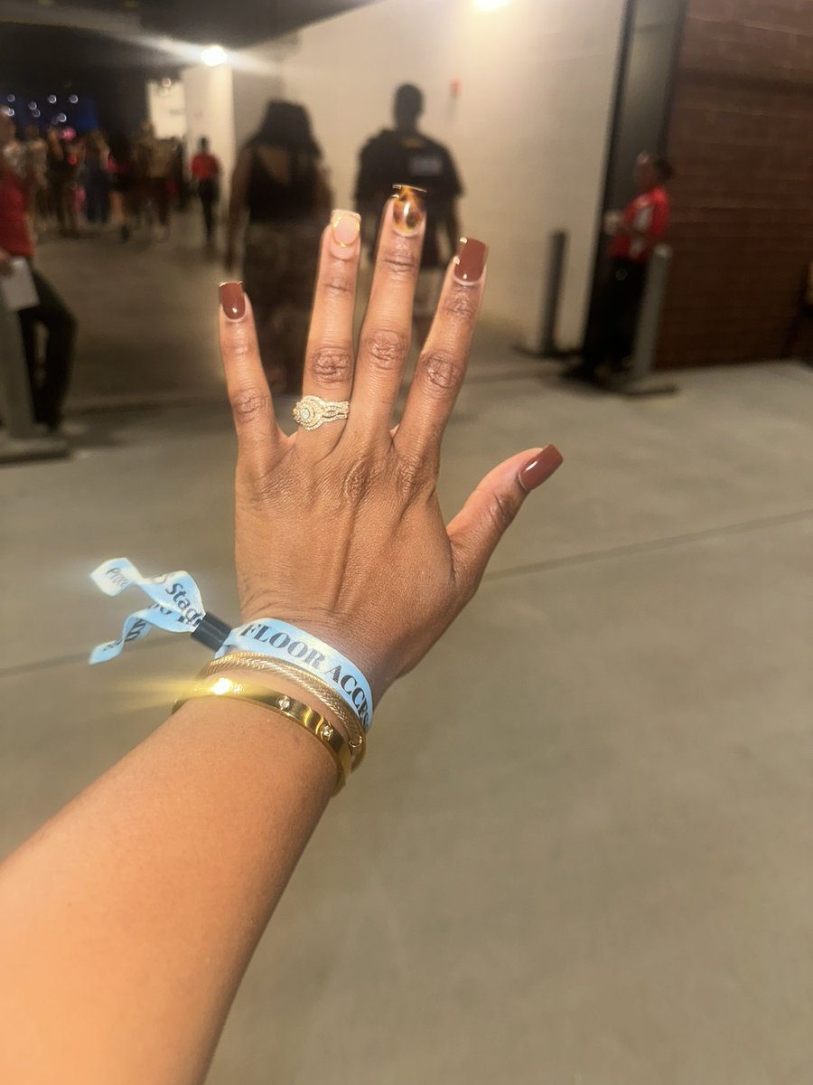 _Miss_Royalty's tweet photo. Breezy Bowl Bham. Bham really showed out &amp; CB definitely put on an amazing show!! We had a timeeee! 🤎 https://t.co/cVkSOyNvob