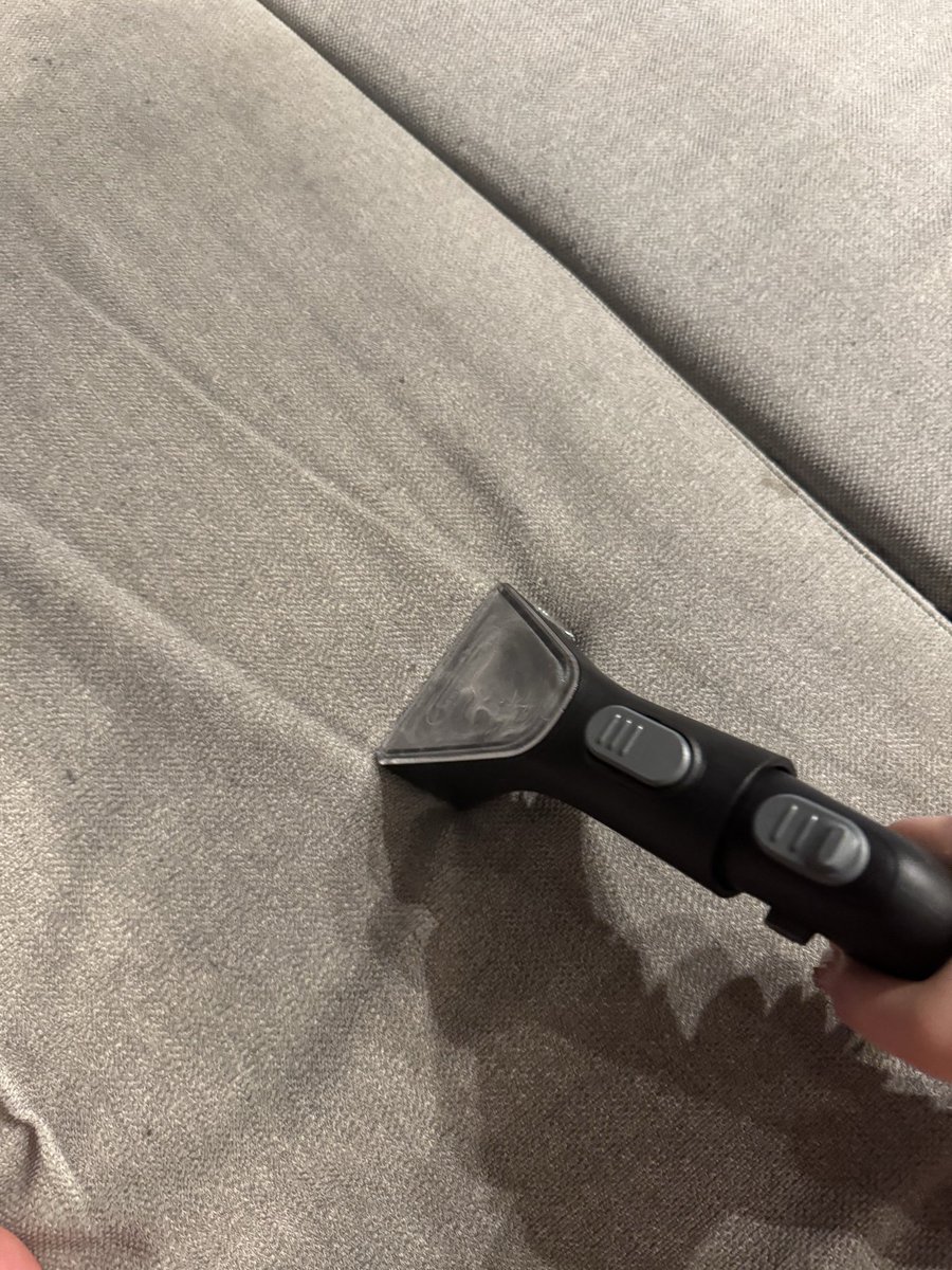 おはよ〜🌞♡
昨日ソファ大変なことになっちゃったので、しっかりお掃除しました🫣
今日も帰ったら行けると思います🥰