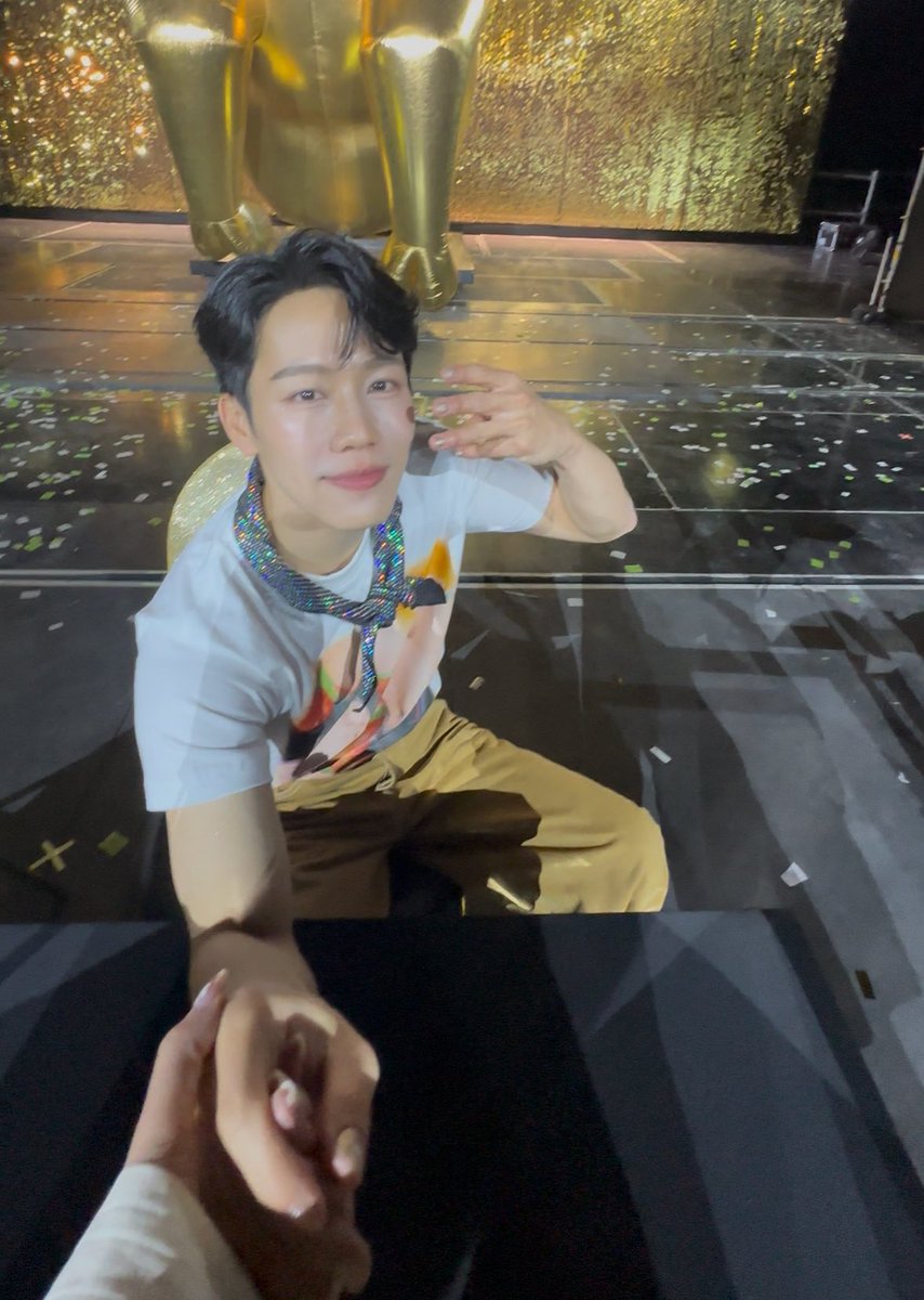 yololanddd__'s tweet photo. แงวด๋องกับม๋าอ้วมของโผม🥹
มีน้ามตาาาา
เจอหยิ่นวอร์ทุกวันเลยได้มุ้ย😔🤌🏻 https://t.co/eUJJBzItLV
