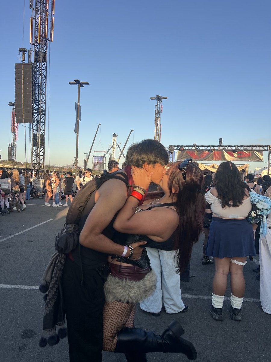 annabmode's tweet image. #NITEHARTS ❤️🖤