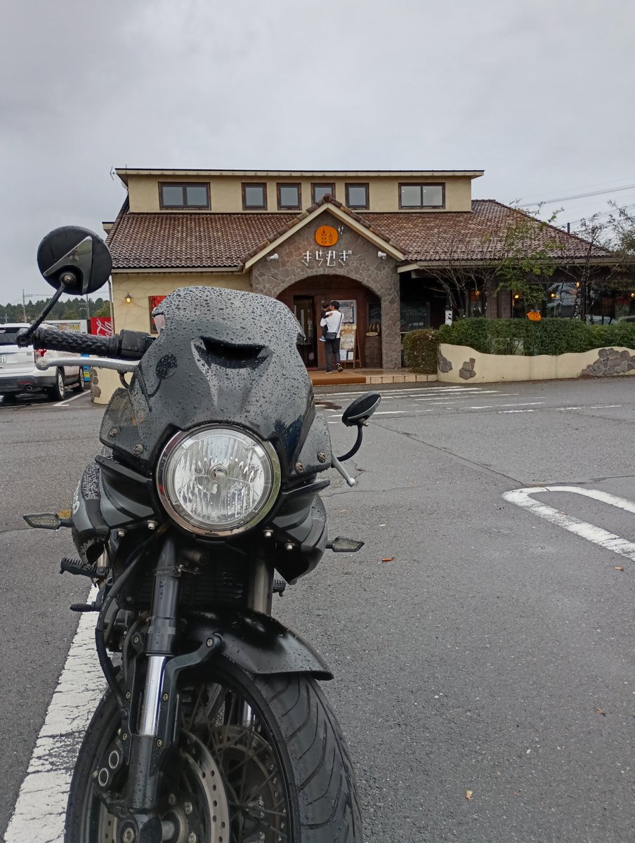 mogumuraalfa's tweet image. 自分のバイクが好き。もう少しパワーを・・・とか思ってもやっぱり気に入っています。
#GPX
#ジェントルマンレーサー
#200cc