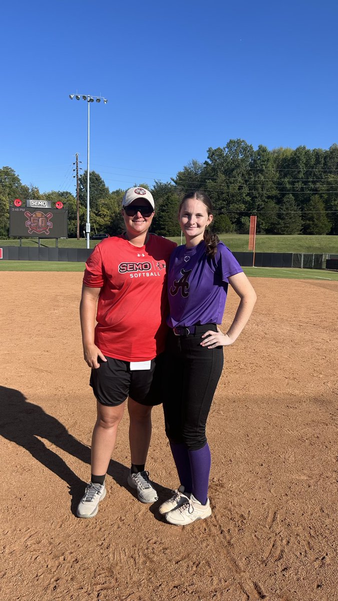 AveryDeJohn_19's tweet photo. I had an amazing time at the SEMO Prospect Camp today! Thank you to all the coaches and players for running such a great camp and making it a great experience! https://t.co/KC4xwZ090T