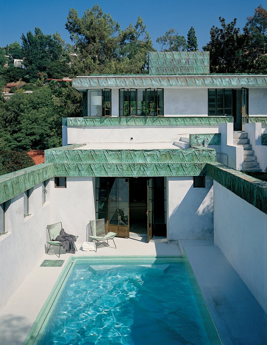 zoeloveshouses's tweet image. lloyd wright’s samuel-novarro house that diane keaton bought and restored in 1988