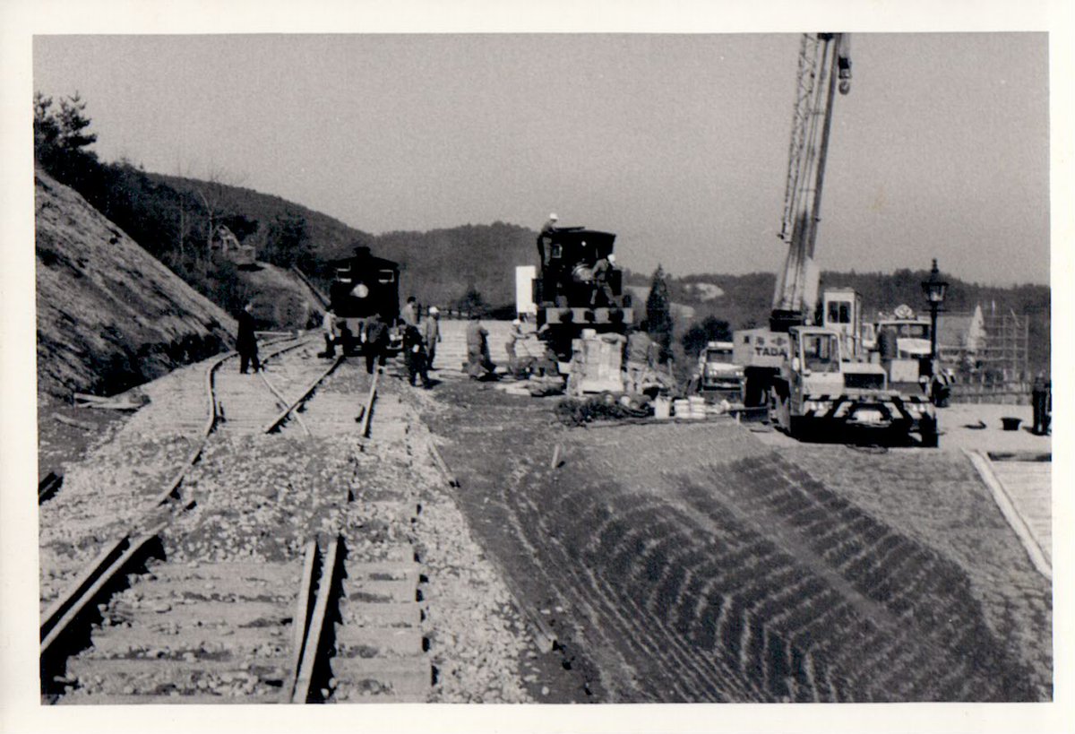 🚂10月14日は鉄道の日🚂 新橋－横浜間を走る、日本で初めての鉄道が