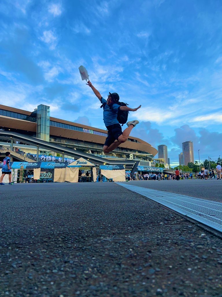 onodashimuracha's tweet image. はい!もうナヨナヨした自分とはおさらば!
選手たちの笑顔を少しでも見るべく
残り5戦、バチクソ応援して、後押しして
マジ全勝してやるぜ!
へい!へい!へーい!!やったるわ!!!
