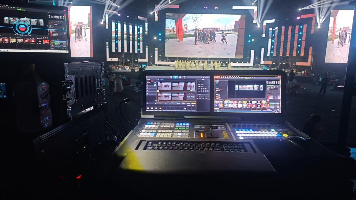 PolarWangKystar's tweet image. 🎓 Kystar powered the Hebei Botou Preschool Teachers’ Conference with Q3 Console, K3 Switcher, and T3 Media Server (Main & Backup) — driving a 260㎡ P3 LED screen with smooth, stable visuals.
#Kystar #LED #controlsystem #Kommander #T3 #Q3 #K3 #MediaServer #Console #Switcher