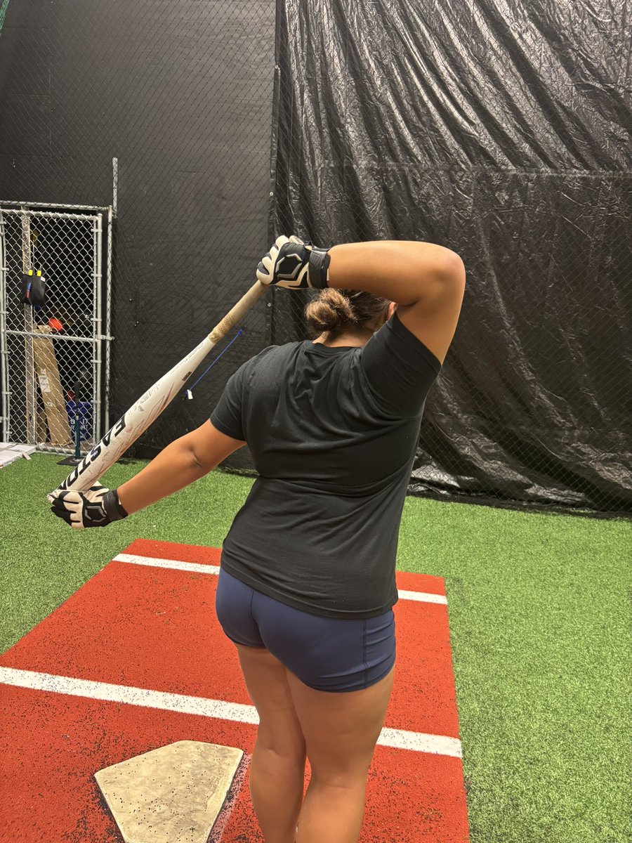 JaylaSoftball7's tweet image. Late night therapy 🥰🥎🐝
#softball #hitting
@SoftballDown @SoftballHome @Get2CollegAth @SBRRetweets @SoftballClips @LegacyLegendsS1 @ExtraInningSB @nxt1sports @SportPrepX @TopPreps @SoftbalAmerica @PrepSoftball @commit2HBCU
