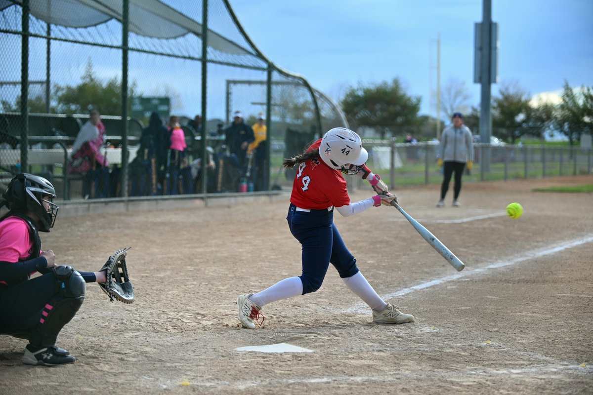 Aviationsoftbal's tweet photo. The game begins the moment you forget you’re playing. Play In Pink Show Case. @WAAngelsGold #SofballLife #BallOut #1Goal @GetBetter #On2TheNext #ImHer https://t.co/AGqUR2FRnY