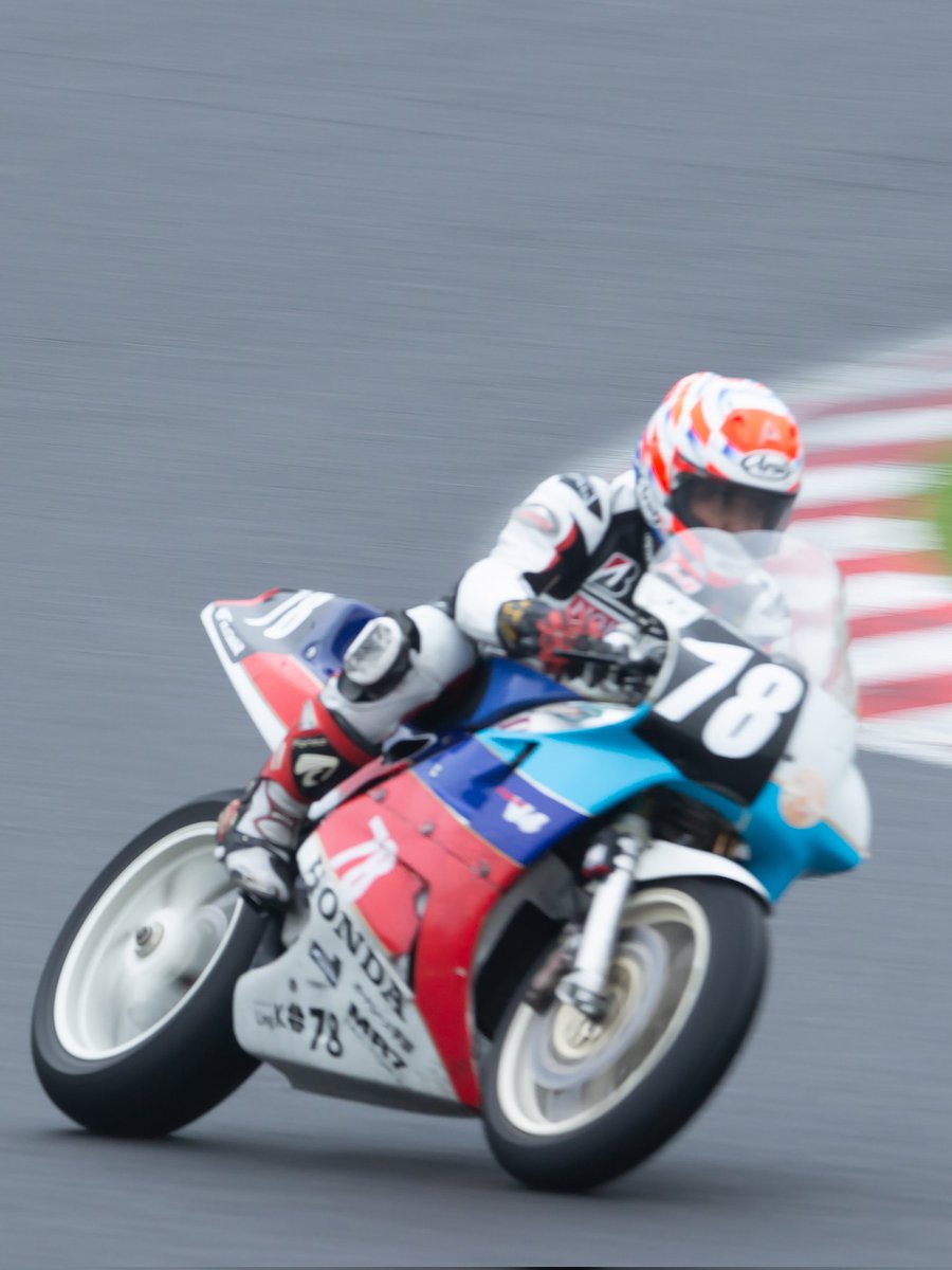 shippo_hama's tweet image. 鈴鹿 FUN&amp;amp;RUN! 2-Wheels
25.10.11

橋本選手総合優勝🏆️おめでとうございます🎉

🏍️ライダー🏍️
橋本 尚樹 選手 @bootang78

🏍️レースクイーン🏍️
新田柚花 さん @yuukanew3

#鈴鹿サーキット #SUZUKA #FUNRUN
#鈴鹿ファンラン #MIXBIG