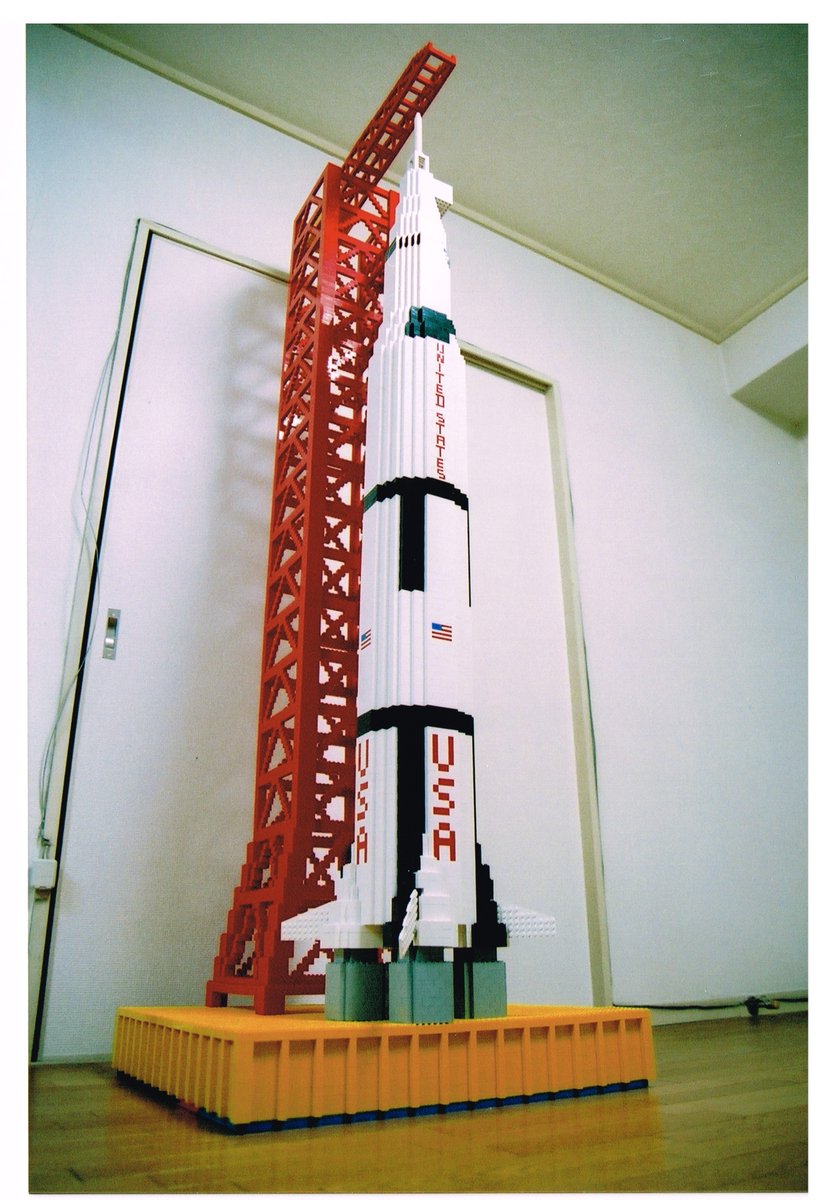 Jumpei_Mitsui's tweet photo. レゴブロックを使った作品制作は、中学3年生のときから本格的に始めました。写真は高校生のときの作品。

余談ですが、灘校時代は高3の夏までずっと学年10位ぐらいの成績だったのですが、高3になってもレゴばかりしてたら合格ラインぎりぎりになり、最終的に東大は後期試験ですべり込みました。 https://t.co/MF8dSaPpHp