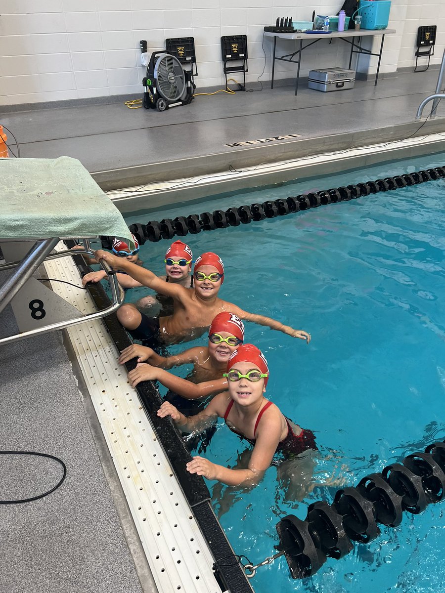 SSAN this weekend and these Eagles ruled the pool! So proud of all of these little eagles for making big waves!  #ESARULES! 🦅🦅🏊‍♀️🏊‍♂️🏊‍♀️🏊‍♂️