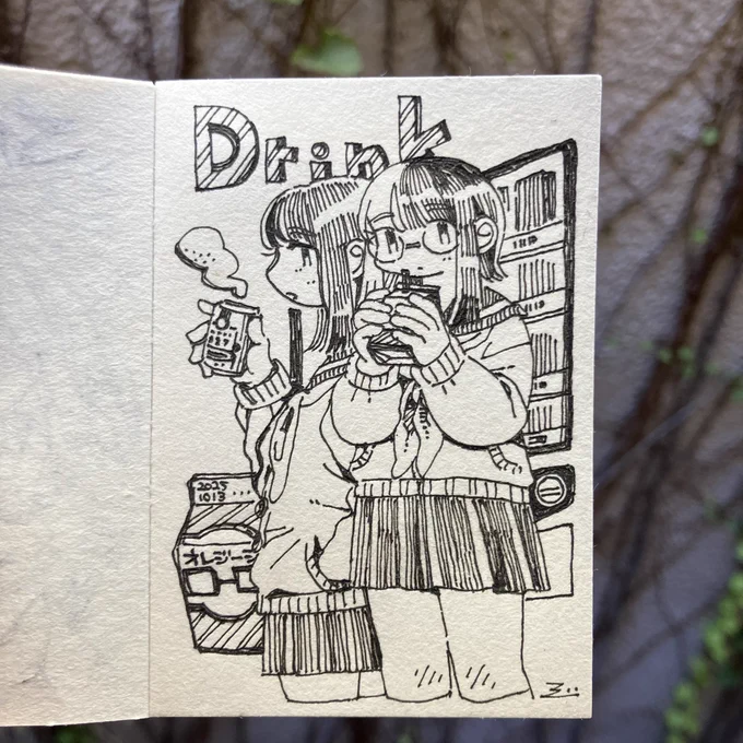 13.冬でも冷たいカフェオレを買うあの子。
#Inktober #kuretake_inktober2025 