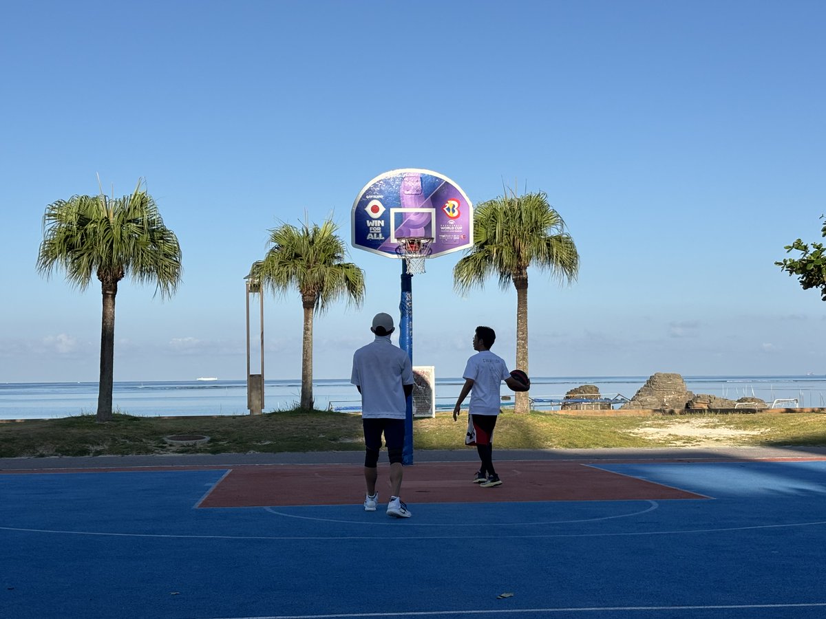 W1R5N5TGKSzBAWr's tweet image. はい帰ります🏝️🙋‍♂️✨

ありがとう沖縄🌴
ありがとう沖縄ブースター‼️👬👭👫✨
ありがとう沖縄サントリーアリーナ🏟️
頑張ってね58ARENA🍺🍾🍶🍷🍹

#58ARENA
#RyukyuKings 
#アラハコート
#ありがとう琉球ブースター😢🤚