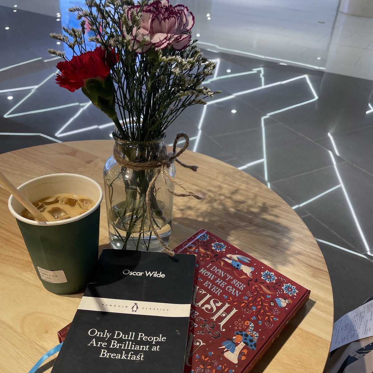 strawpages's tweet photo. ˚₊‧꒰ა ☆ ໒꒱ ‧₊˚

     🍧about  me . . . 
      ✦ alex/pb  –  she / her , ‘02
      ✦ books, shoujosei animanga, txt &amp; illit, journaling, art

   ↺ / ♥︎ to be mutuals  ⊹₊ ⋆

#archivetwt #lifetwt #booktwt https://t.co/pvc6JP2yHQ