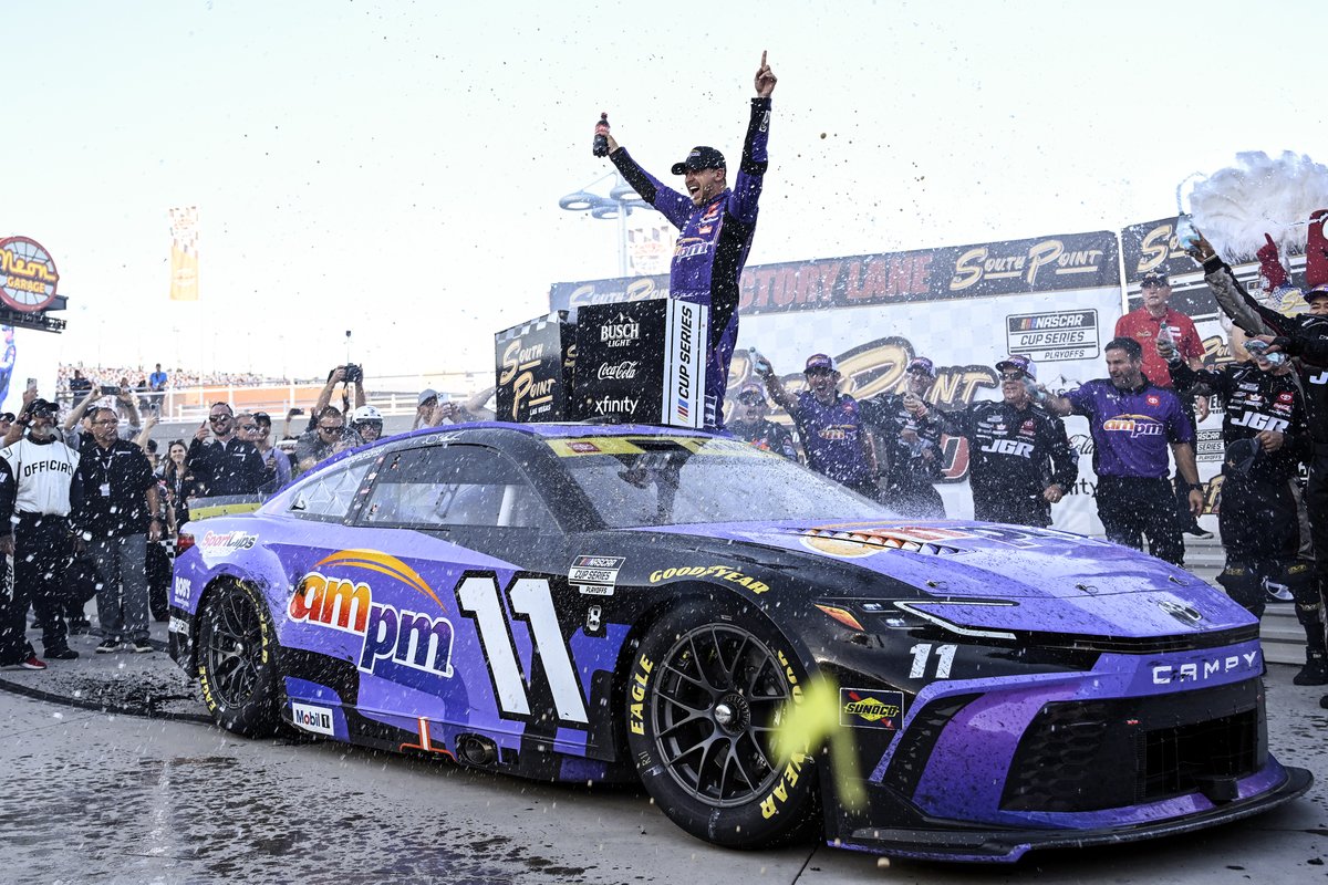 XfinityRacing's tweet photo. Yo, 11.

Pay the pass line to the Championship 4. https://t.co/piZWO46ShH